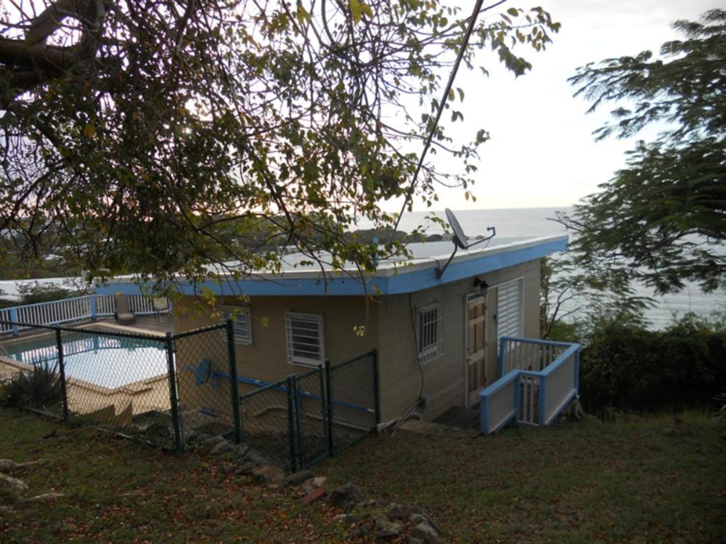 Paradise Cove Ocean Front Villas And Suites Nazareth Room photo